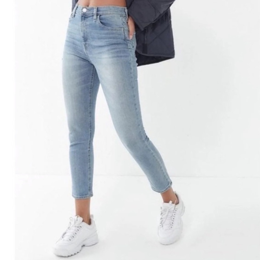 BDG Urban Outfitters Girlfriend High-Rise Cropped Jeans